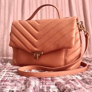 Quilted crossbody bag (Coral pink)